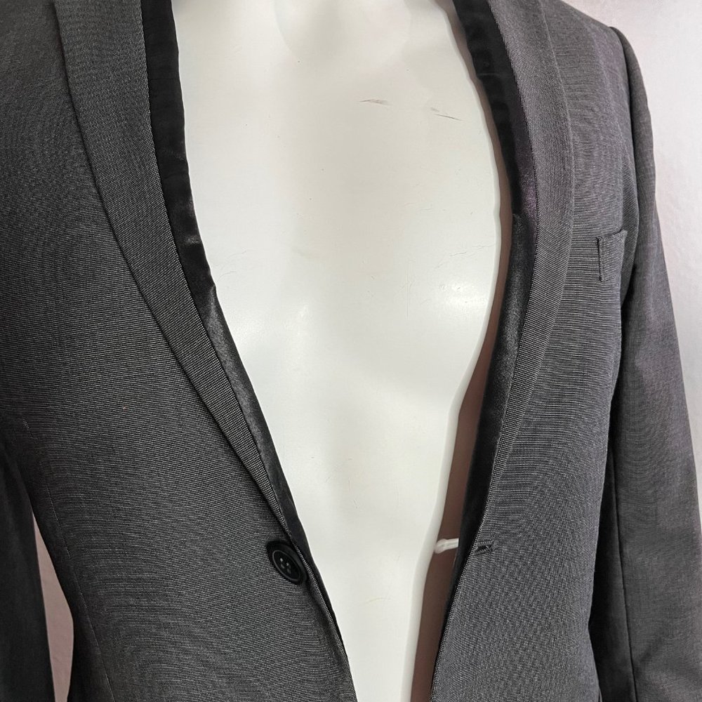 H&M slim fit 36R gray blazer with black trim